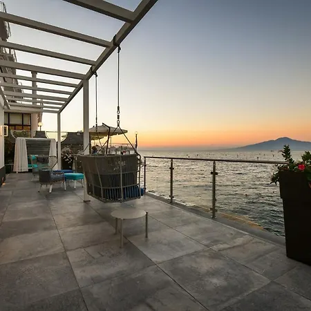 Luxury Del Maggiore - Sea Side, Beach, Garden, Parking Villa Sorrento