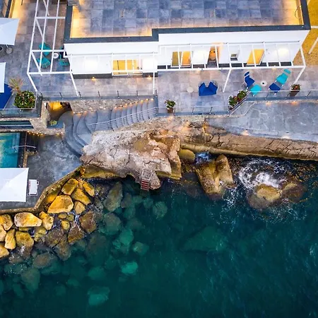 Villa Luxury Del Maggiore - Sea Side, Beach, Garden, Parking *