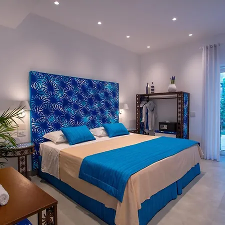 Luxury Del Maggiore - Sea Side, Beach, Garden, Parking Villa *